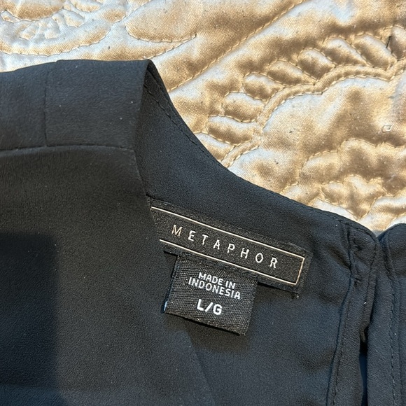 Black Flowy Blousewith Black Beads-sz large - Picture 4 of 16